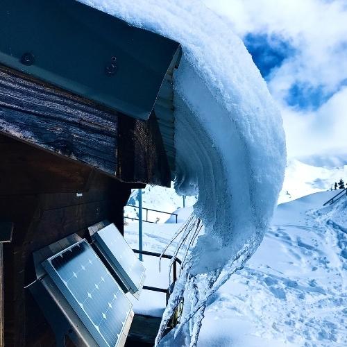 Best time to visit Morzine - Snowy roof